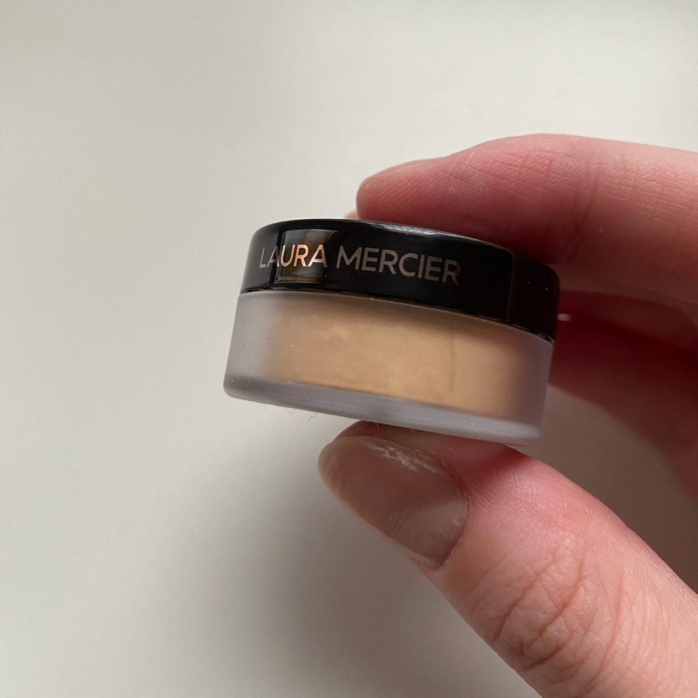 LAURA MERCIER Translucent loose setting powder